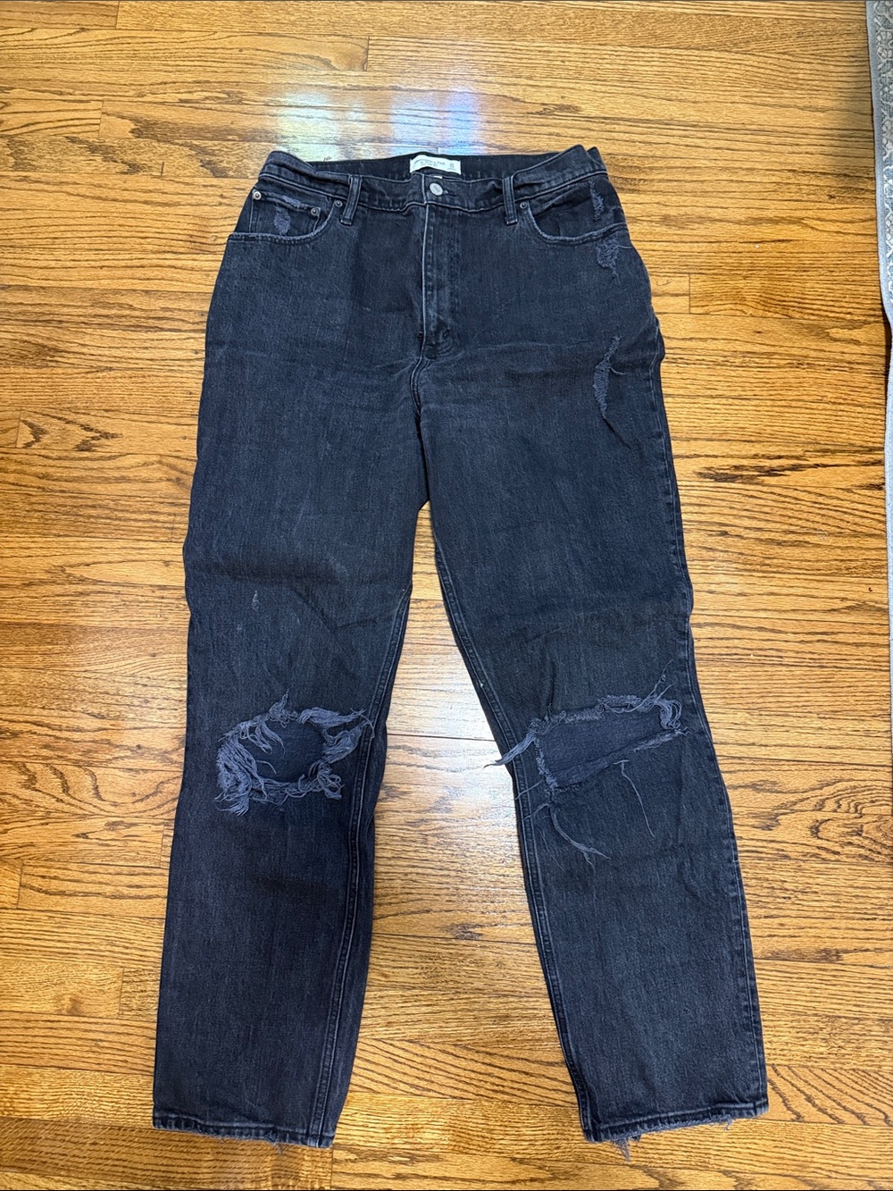 Abercrombie & Fitch Curve Love Black Relaxed Distressed Women’s Jeans